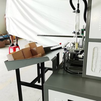 Суши коробки жареной курицы машин делать бумажной тарелки закуски